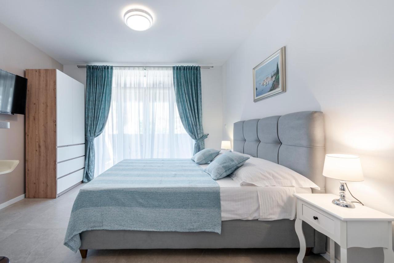 Oyo Deluxe Apartments Дубровник Екстер'єр фото